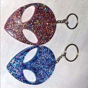 Two alien keychains ! Price is for both!